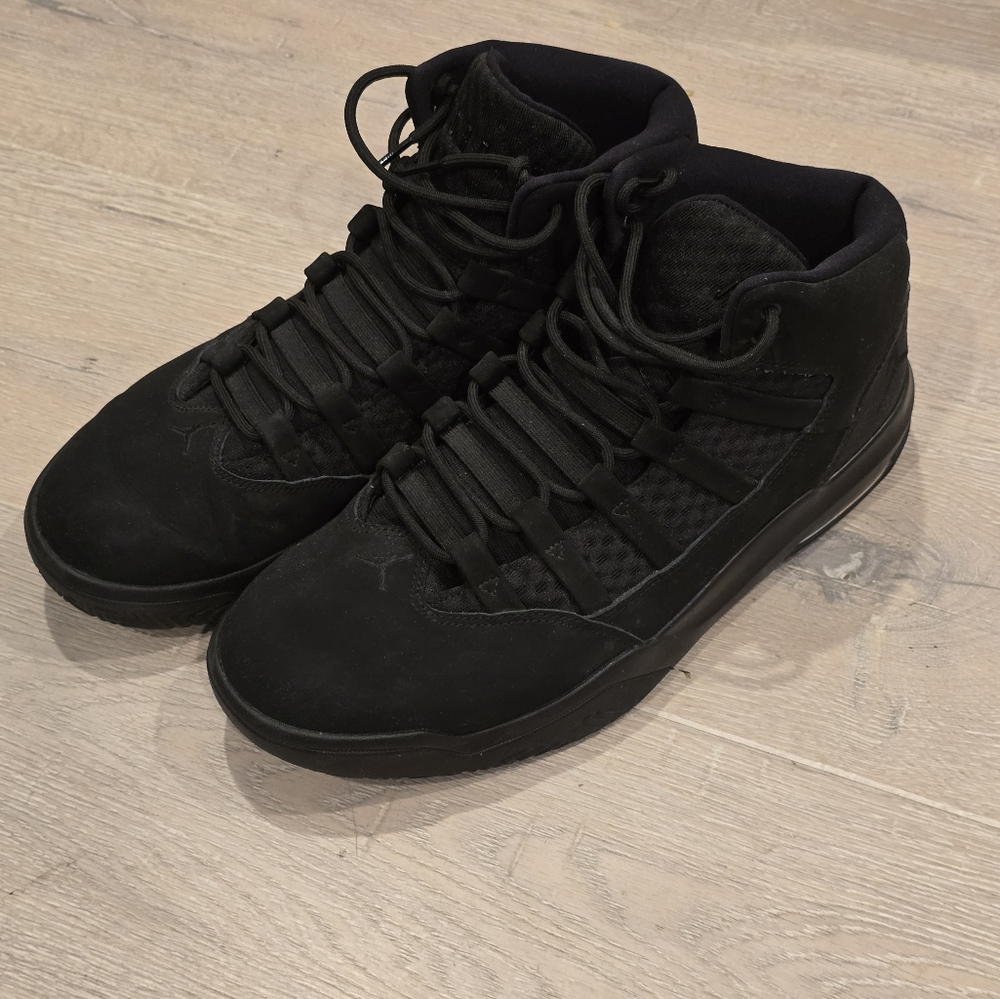 Nike Air Jordan Max Aura Men's Black Suede